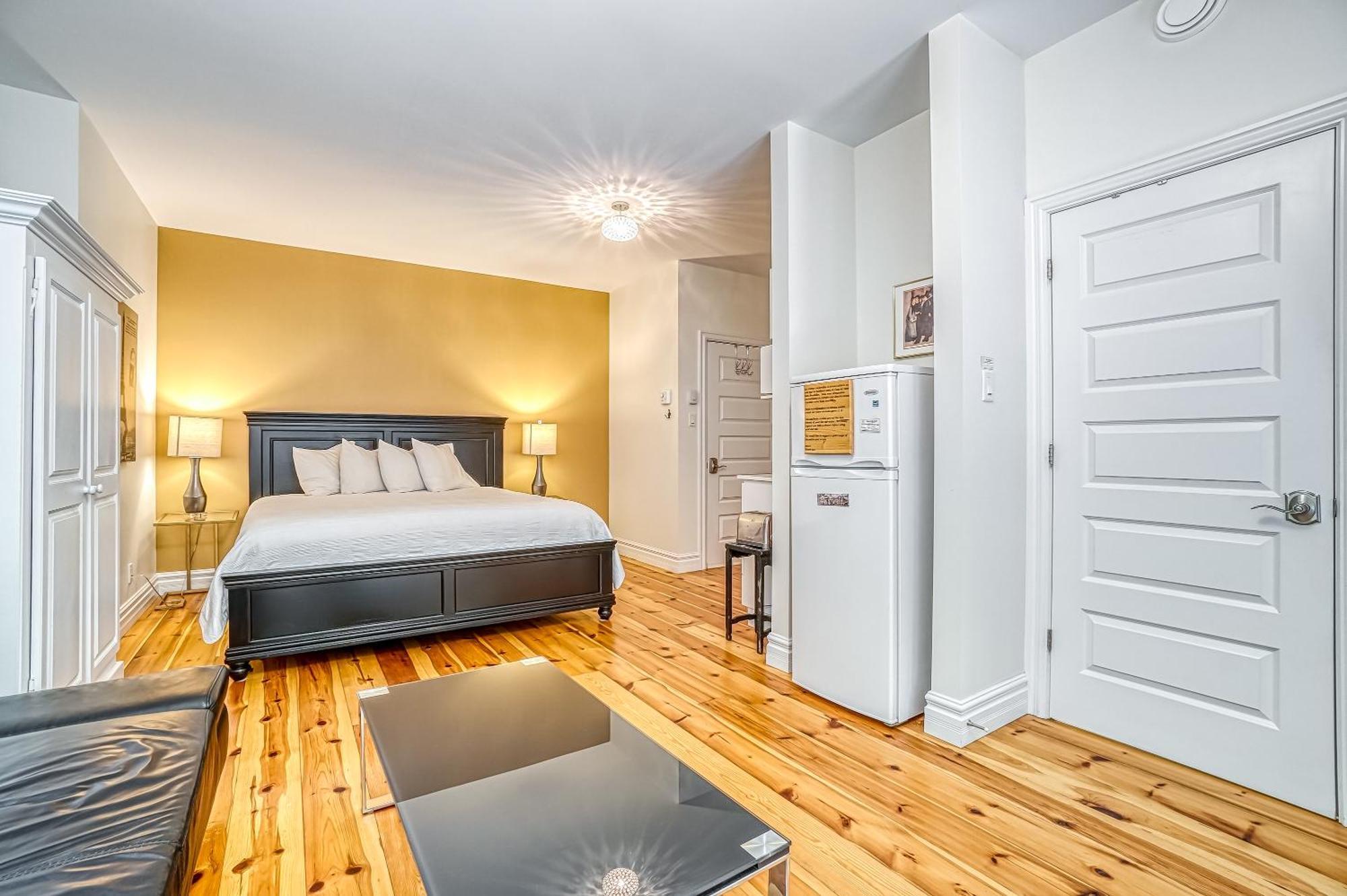 Belle De Nuit Hotell Wakefield Eksteriør bilde